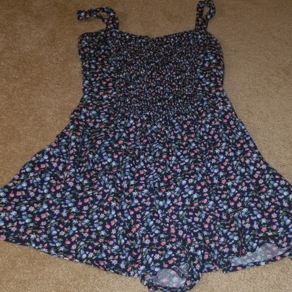 Romper - Picture 2 of 3